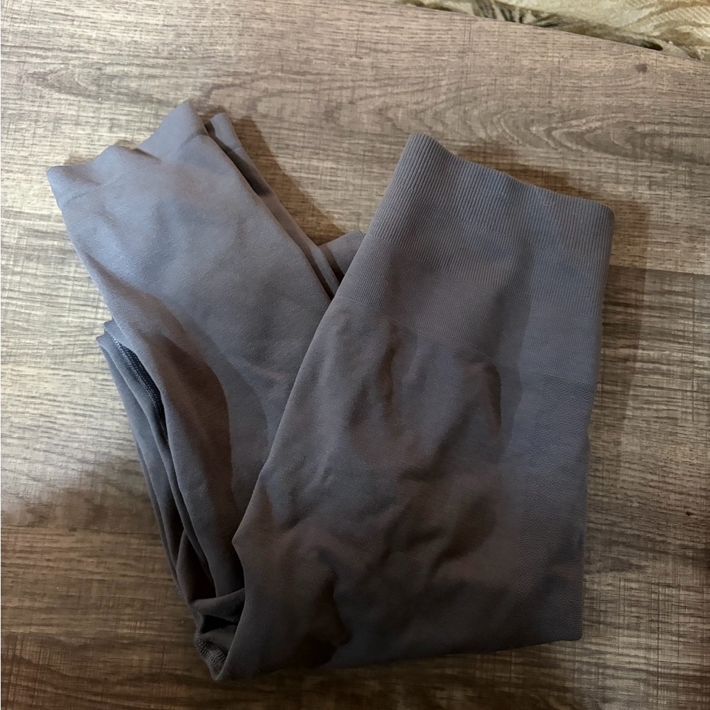 Alphalete leggings size small